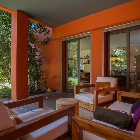 Casa *